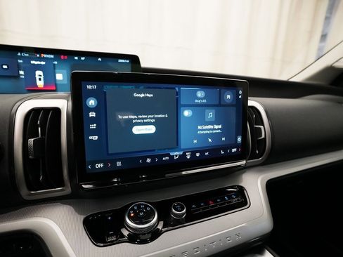 Used 2025 Ford Expedition Max Active image 6