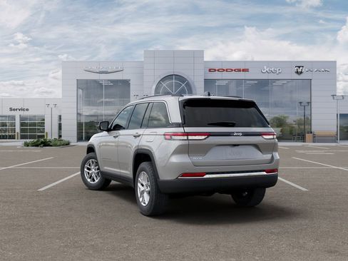 New 2025 Jeep Grand Cherokee Laredo X w/ Luxury Tech Group I AWD/4WD image 3