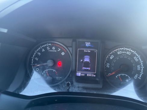 Used 2020 Toyota Tacoma SR w/ SR Convenience Package image 14