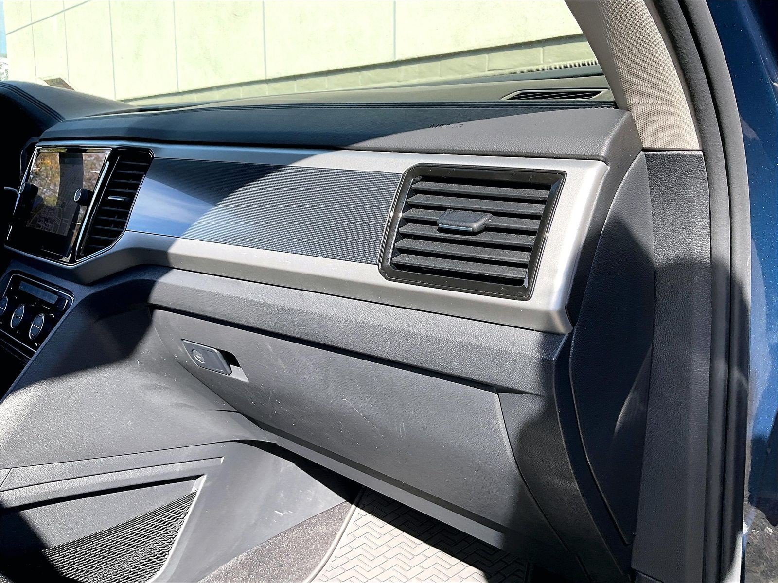 Certified 2022 Volkswagen Atlas SEL Premium AWD/4WD image 15