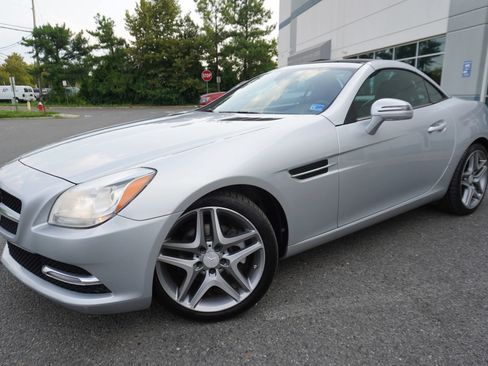 Used 2013 Mercedes-Benz SLK 250 image 3