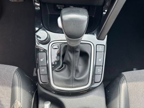Used 2024 Kia Seltos S AWD/4WD image 19