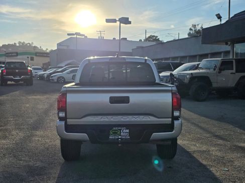 Used 2022 Toyota Tacoma SR image 7
