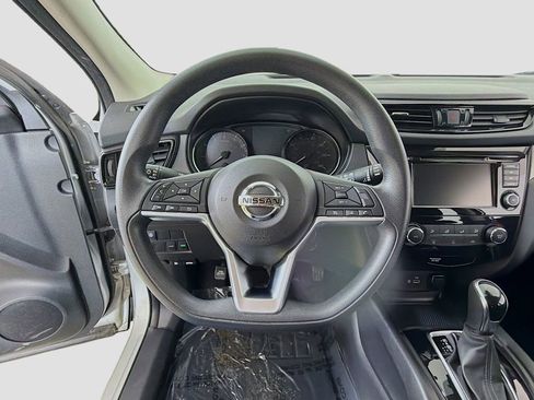 Used 2021 Nissan Rogue Sport S image 25