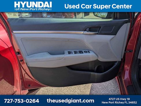 Used 2017 Hyundai Elantra SE image 9