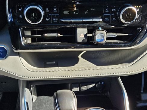 Used 2021 Toyota Highlander Limited image 19