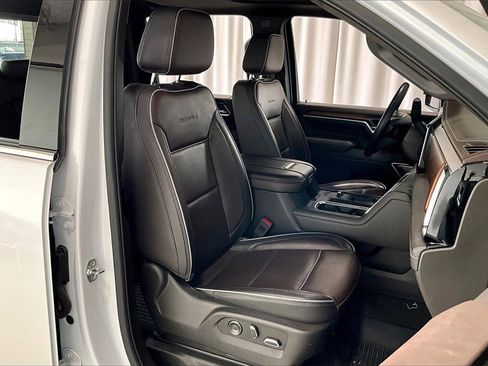 Used 2025 GMC Sierra 2500 Denali w/ Denali Reserve Package image 13