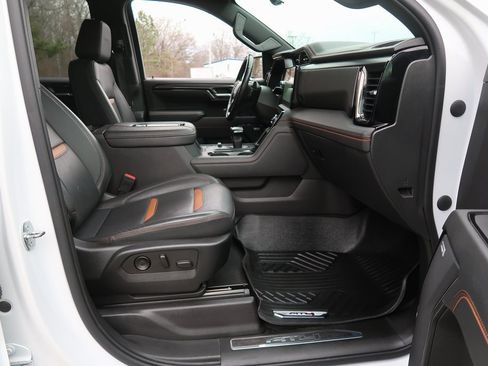 Certified 2022 GMC Sierra 1500 AT4 w/ AT4 Premium Package image 35