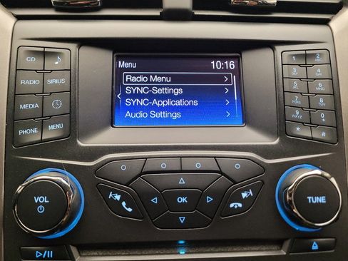 Used 2018 Ford Fusion SE FWD image 25