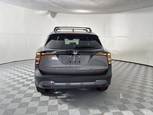 Used 2025 Nissan Kicks SR FWD image 7