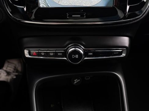 Used 2021 Volvo XC40 P8 Recharge w/ Advanced Package AWD/4WD image 15