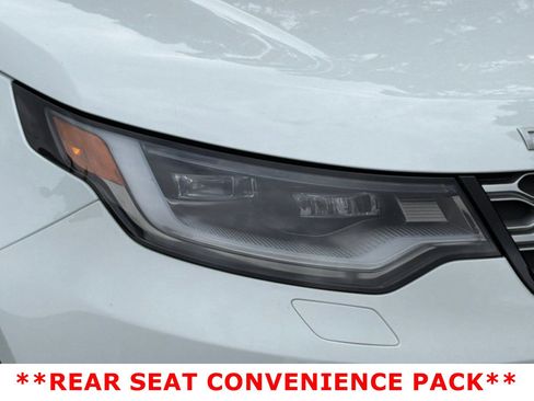 Used 2025 Land Rover Discovery S AWD/4WD image 11