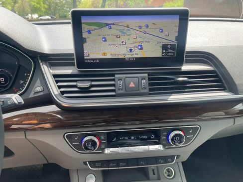 Used 2019 Audi Q5 Premium AWD/4WD image 18
