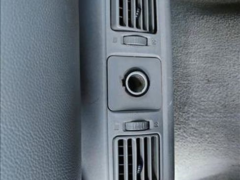 Used 2010 Toyota Tundra 4x4 CrewMax image 17