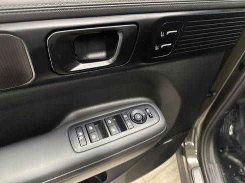 Used 2025 Hyundai Santa Fe Calligraphy image 32