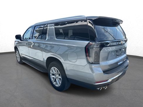 Used 2025 Chevrolet Suburban Premier image 5