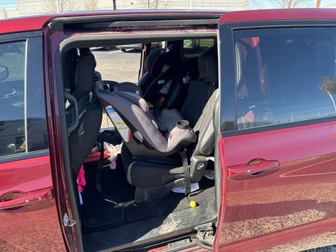 Used 2018 Chrysler Pacifica Touring Plus w/ S Appearance Package image 15