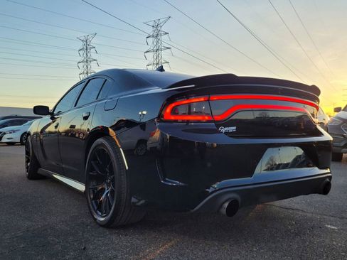 Used 2019 Dodge Charger Scat Pack w/ Dynamics Package image 12