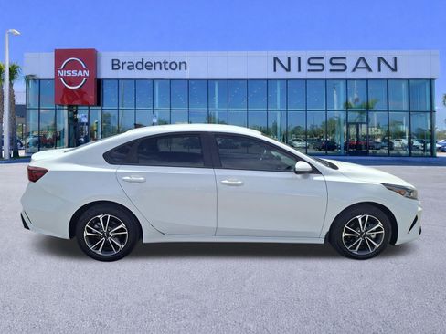 Used 2024 Kia Forte LXS FWD image 4