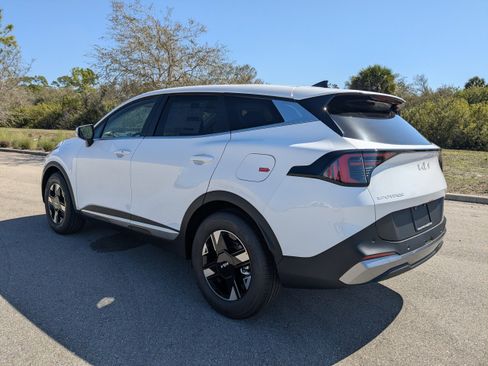 New 2026 Kia Sportage LX FWD image 7