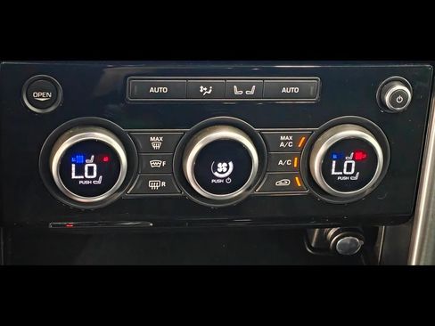 Used 2020 Land Rover Discovery HSE Luxury image 9