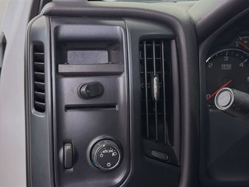 Used 2018 Chevrolet Silverado 1500 W/T w/ Trailering Package image 12