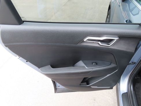 Certified 2025 Kia Sportage LX image 24