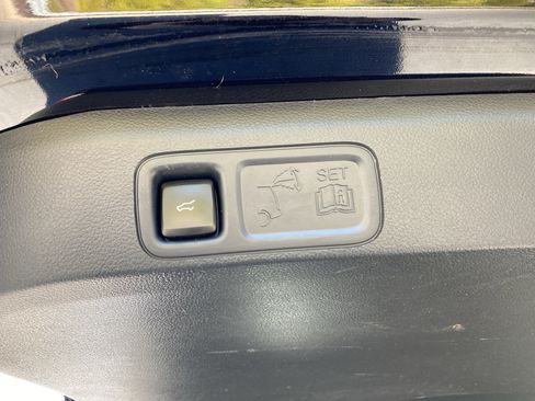 Used 2022 Ford Expedition Max XLT image 41