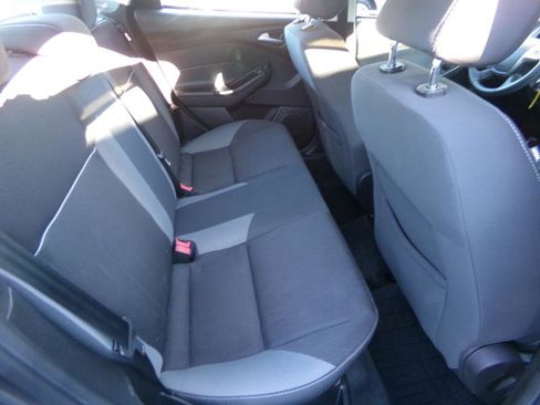 Used 2014 Ford Focus SE image 28