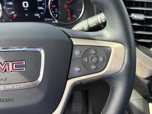 Used 2023 GMC Acadia Denali w/ Denali Ultimate Package FWD image 30