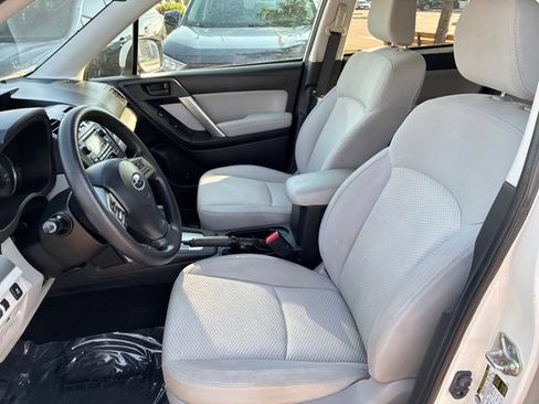 Used 2015 Subaru Forester 2.5i Premium AWD/4WD image 5