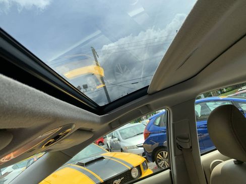 Used 2012 Toyota Prius Four w/ Deluxe Solar Roof Pkg FWD image 26