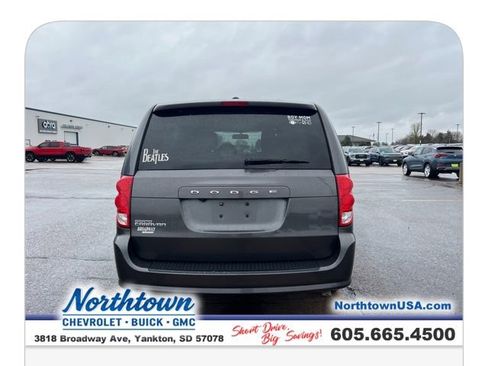 Used 2017 Dodge Grand Caravan SE FWD image 10