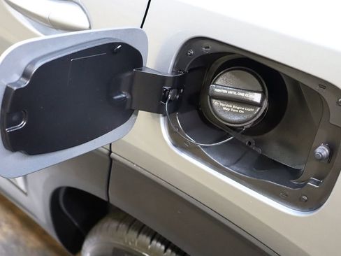 Used 2023 Chevrolet TrailBlazer RS w/ Technology Package image 16