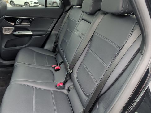 Used 2023 Mercedes-Benz GLC 300 4MATIC image 16