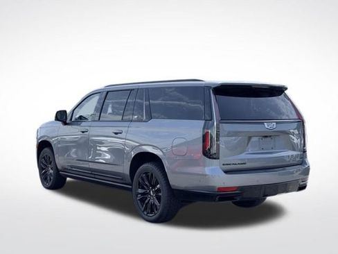 Used 2022 Cadillac Escalade ESV Sport Platinum AWD/4WD image 9