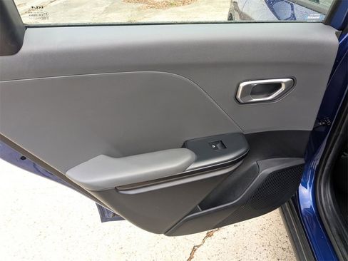 Used 2025 Kia K4 LXS image 25