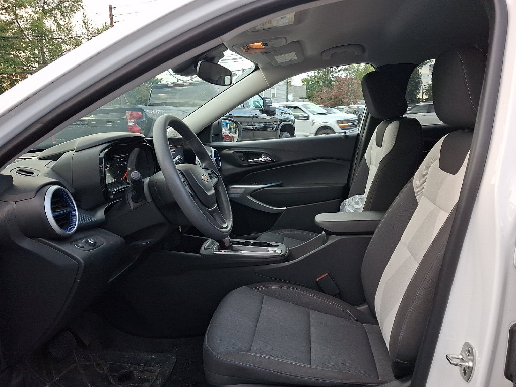 Certified 2024 Chevrolet Trax LS FWD image 12