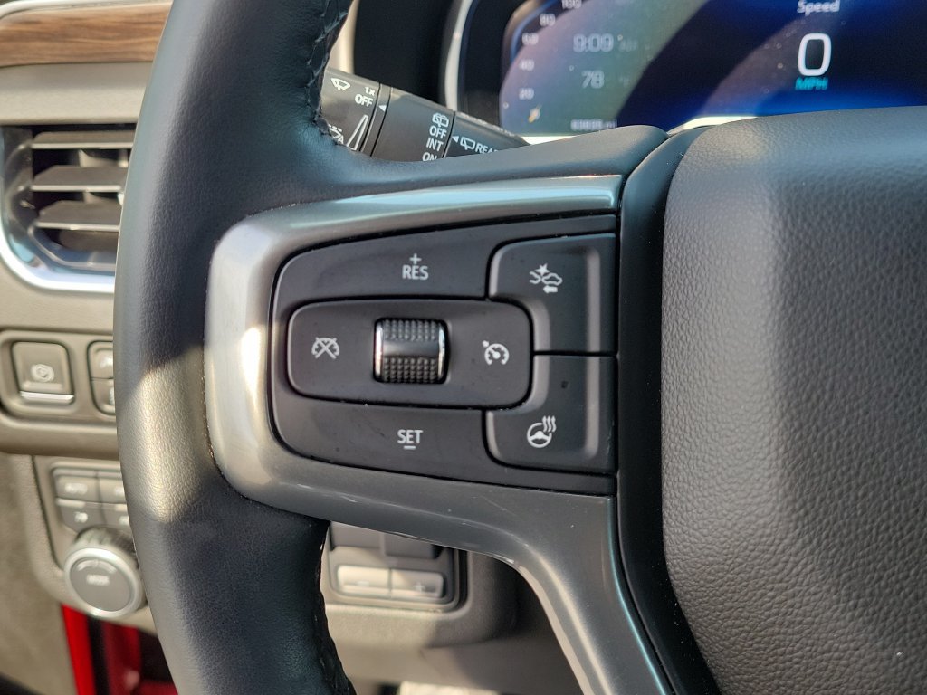 Used 2023 Chevrolet Tahoe Z71 w/ Luxury Package AWD/4WD image 15