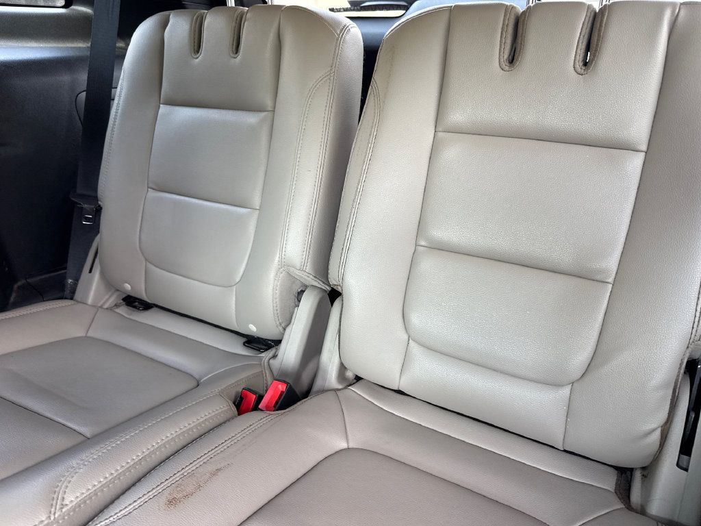 Used 2018 Ford Explorer XLT w/ Equipment Group 202A FWD image 18
