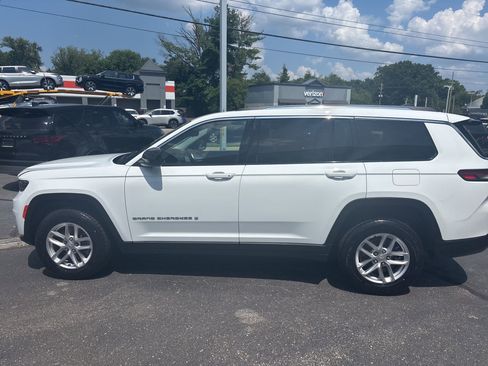 Used 2022 Jeep Grand Cherokee L Laredo w/ Luxury Tech Group I image 8