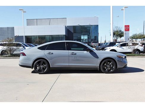 Used 2023 Honda Accord Sport image 7