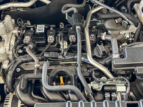 Used 2025 Nissan Kicks SV w/ Charging Package FWD image 27