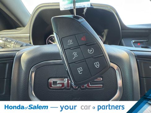 Used 2021 GMC Yukon SLT w/ SLT Premium Package image 25