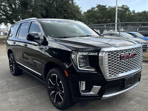 Used 2022 GMC Yukon Denali w/ Denali Premium Package AWD/4WD image 19