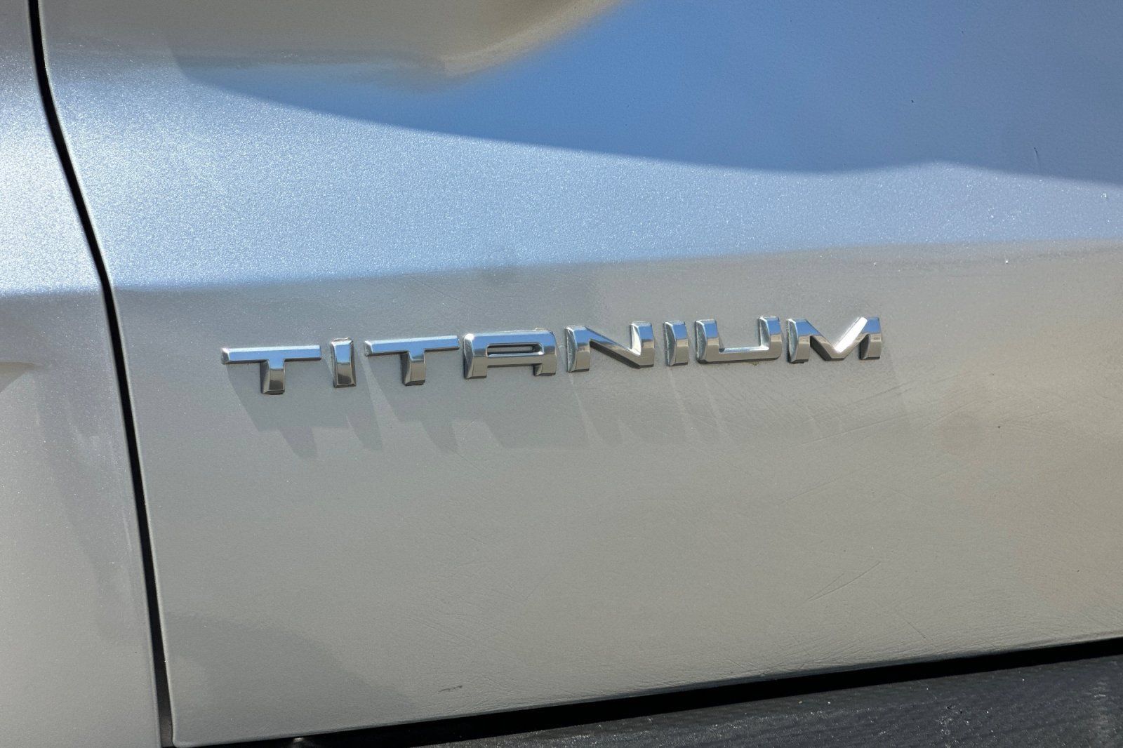 Used 2020 Ford Escape Titanium FWD image 26