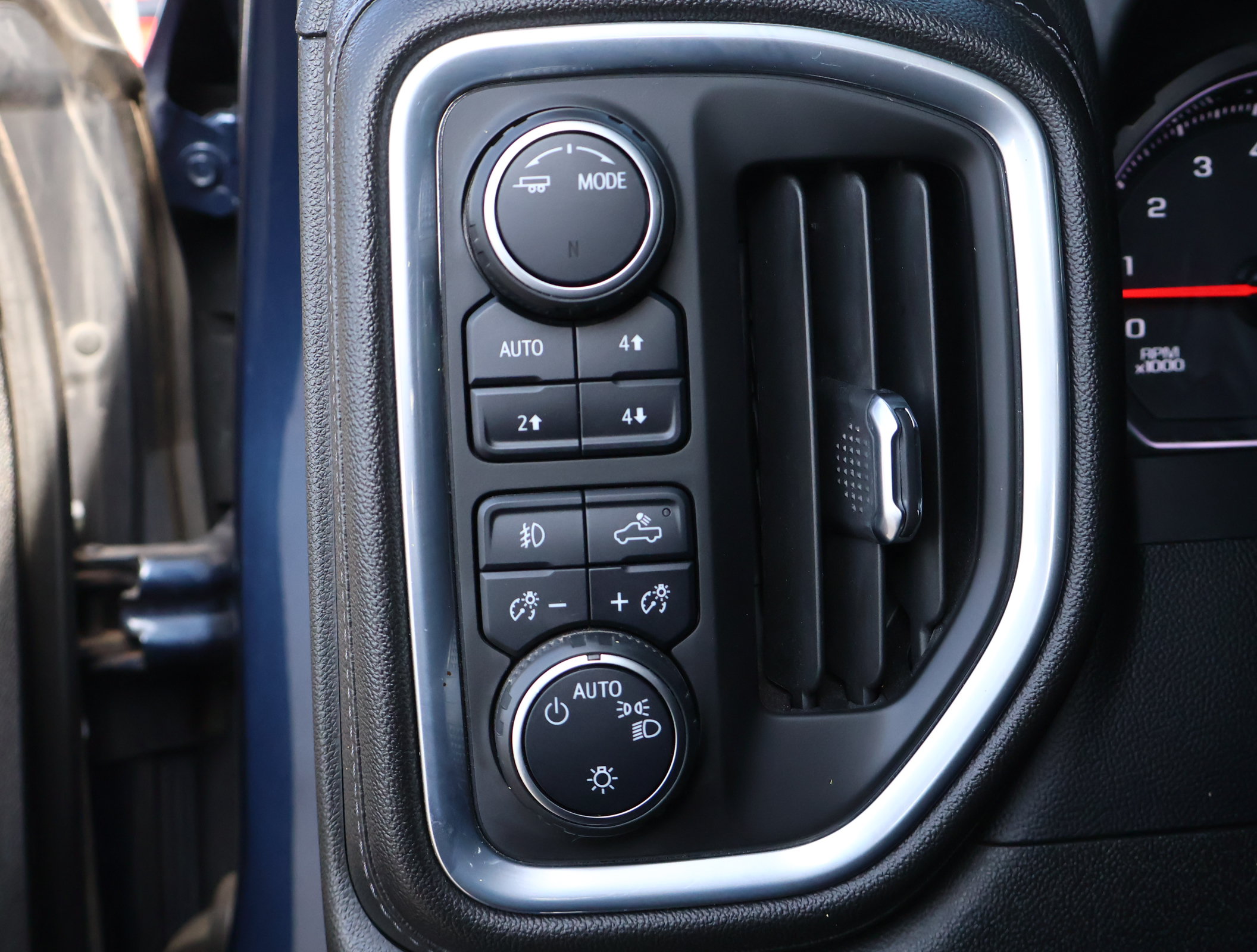Used 2022 Chevrolet Silverado 1500 RST w/ Z71 Off-Road Package AWD/4WD image 12