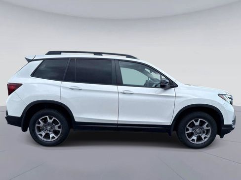 Certified 2023 Honda Passport TrailSport image 2