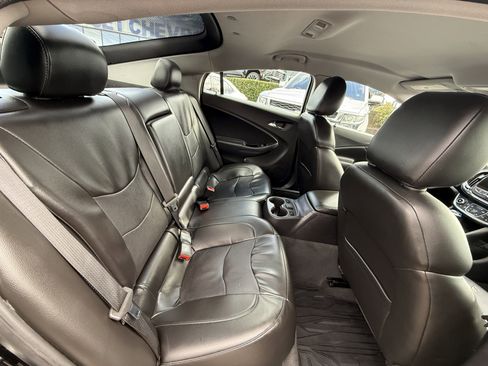 Used 2018 Chevrolet Volt Premier w/ Driver Confidence Package image 13