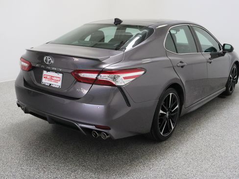 Used 2018 Toyota Camry XSE image 7